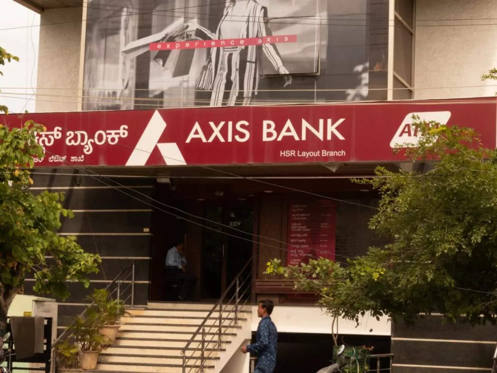 Neutral on Axis Bank, target price Rs 1,175:  Motilal Oswal Financial Services Jobbery Stock Market update