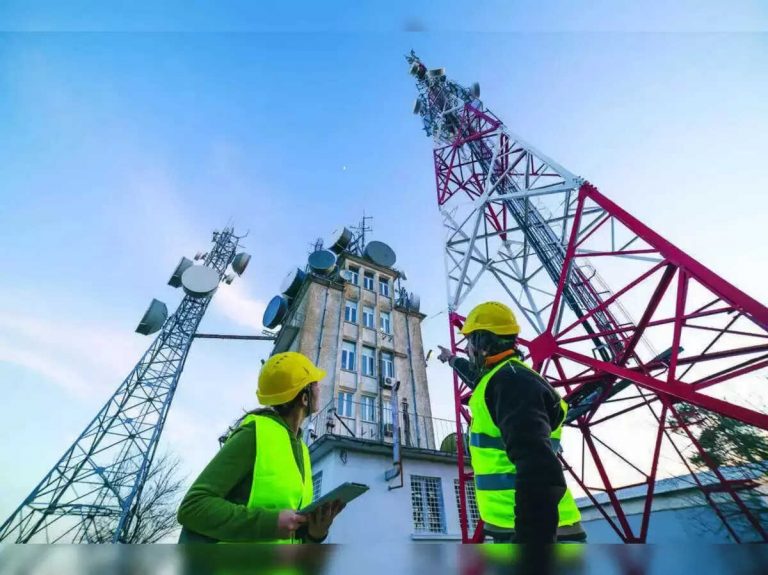 Reduce Indus Towers, target price Rs 335:  ICICI Securities Jobbery Stock Market update